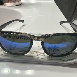 Women’s Costa Sullivan Sunglasses